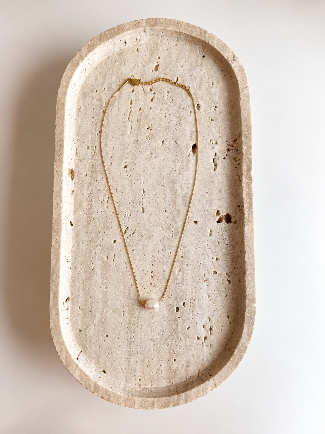 The Sunday pearl necklace