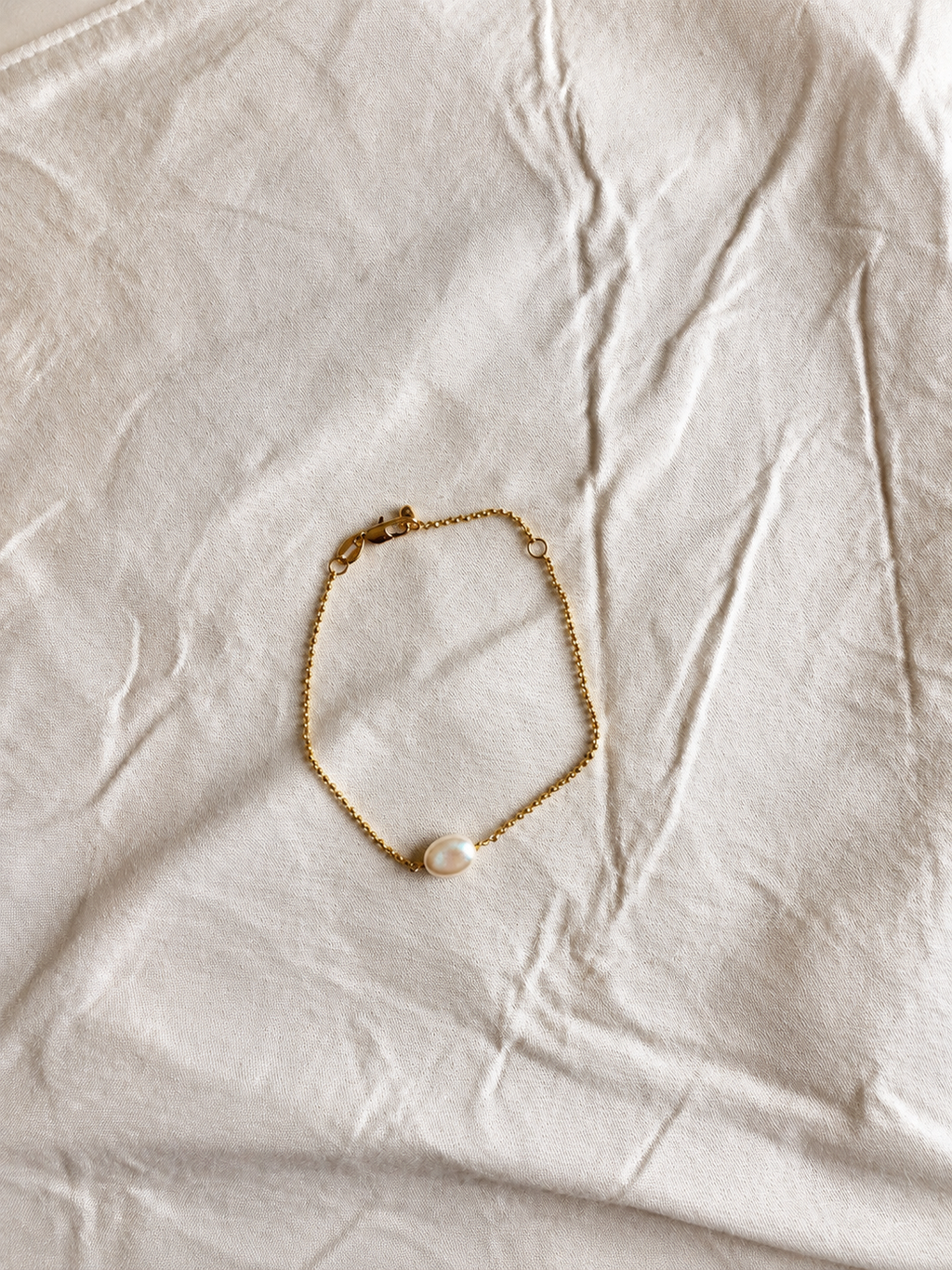 The Sunday pearl bracelet